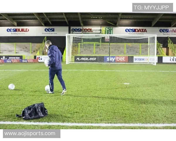 足球明星进场时的行李揭秘与背后故事分享 足球明星进场时的行李揭秘与背后故事分享