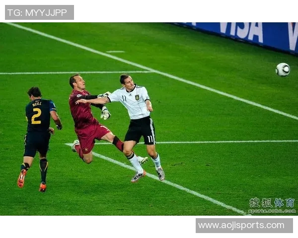 英国足球明星小罗的传奇人生与辉煌成就全景回顾