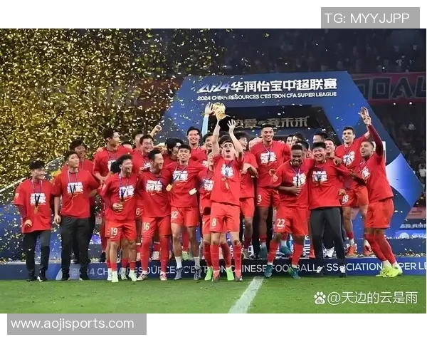 追寻足球明星的足迹与梦想,感受绿茵场上的激情与荣耀 追寻足球明星的足迹与梦想,感受绿茵场上的激情与荣耀